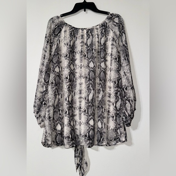 Snake Print Animal West K Gray Black Tie-Front Keyhole Blouse XXL - Picture 3 of 9